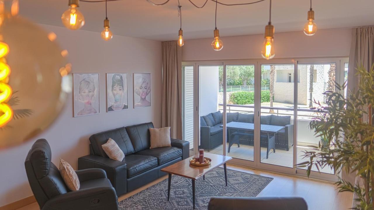 Lucky Star Marina Apartment, With Pool ลากอส ภายนอก รูปภาพ