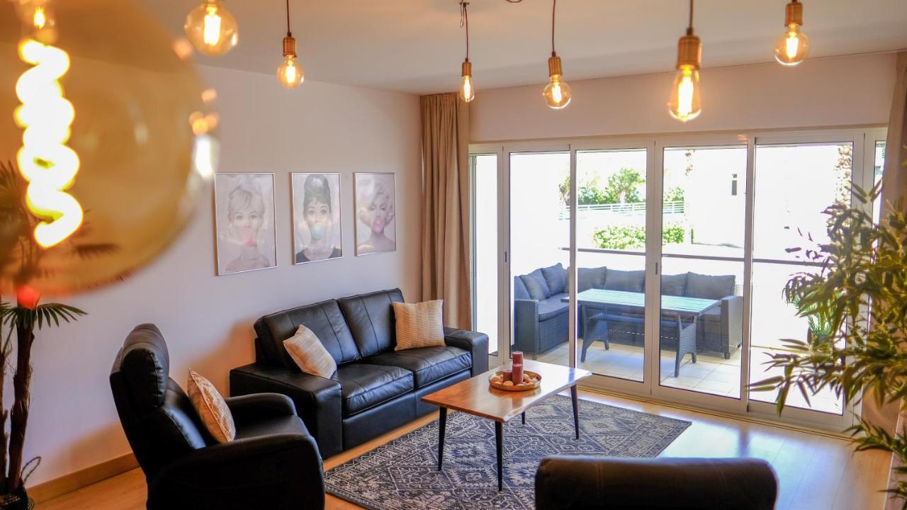 Lucky Star Marina Apartment, With Pool ลากอส ภายนอก รูปภาพ