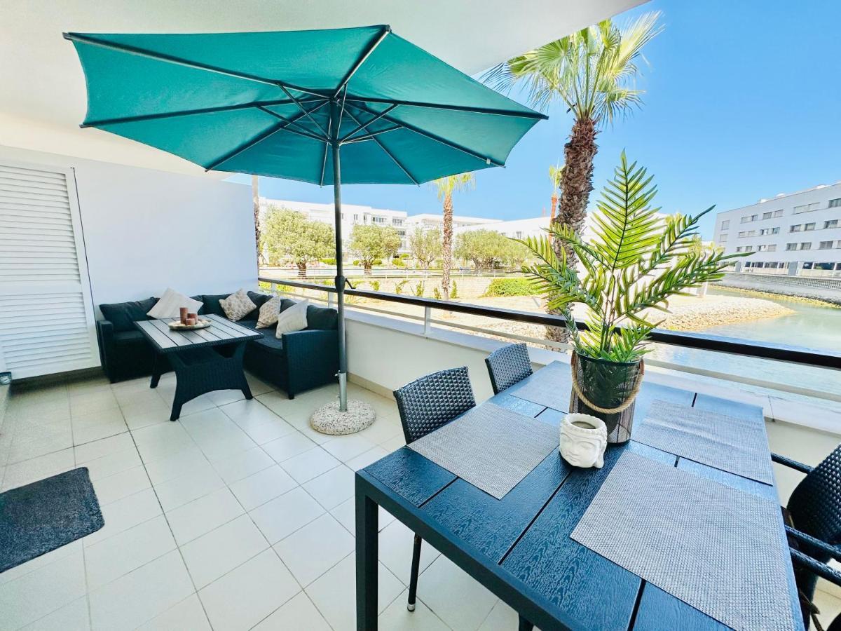 Lucky Star Marina Apartment, With Pool ลากอส ภายนอก รูปภาพ