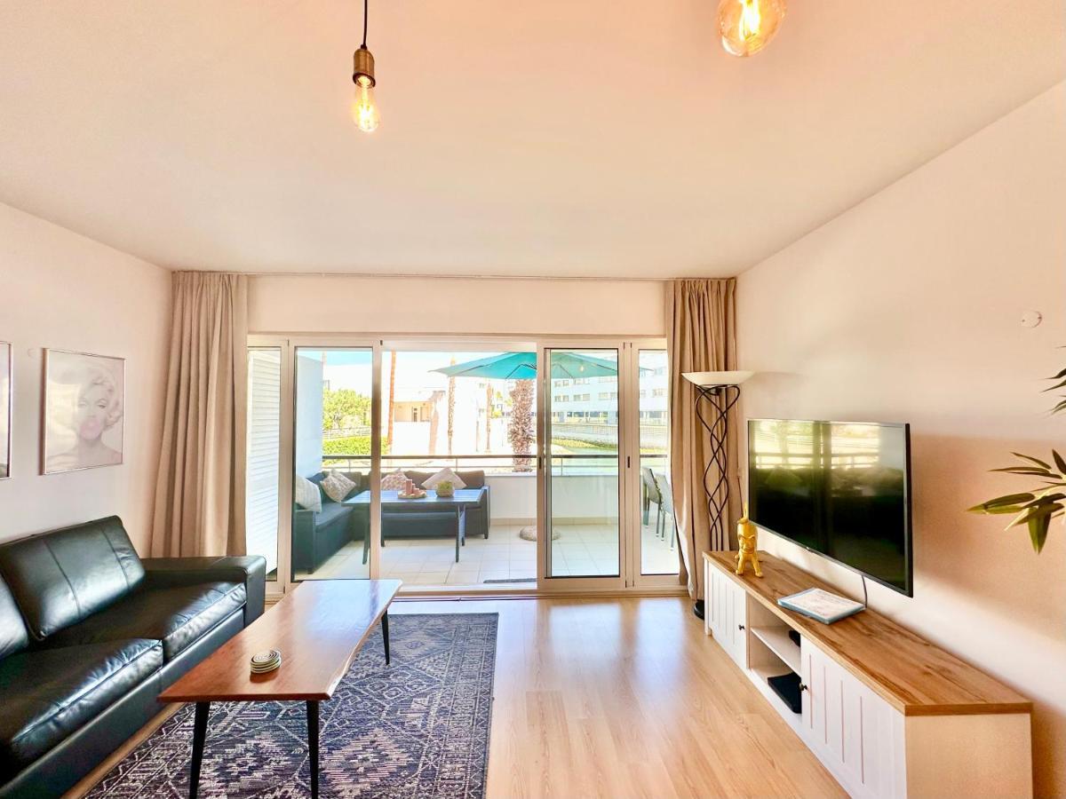Lucky Star Marina Apartment, With Pool ลากอส ภายนอก รูปภาพ