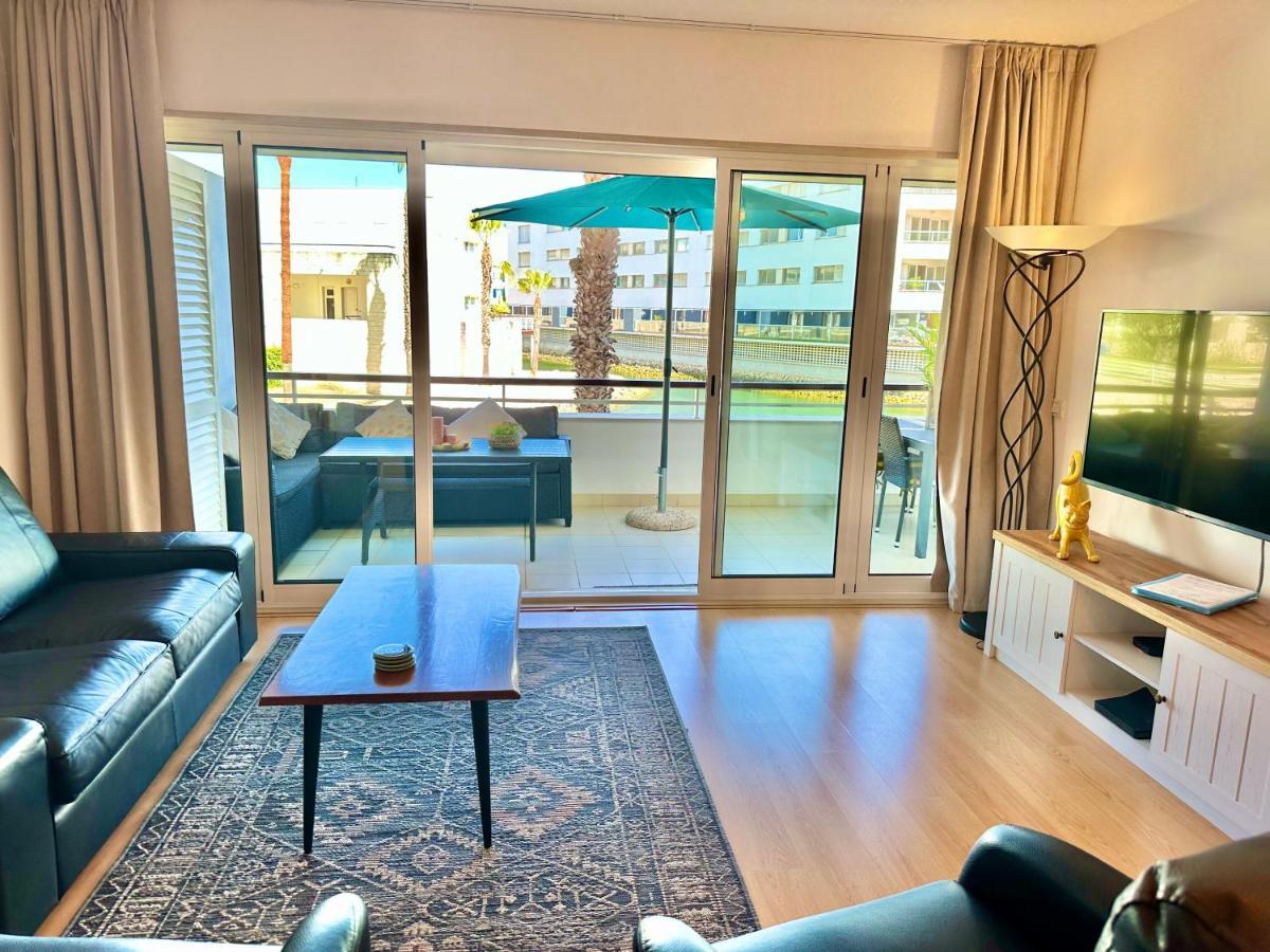 Lucky Star Marina Apartment, With Pool ลากอส ภายนอก รูปภาพ