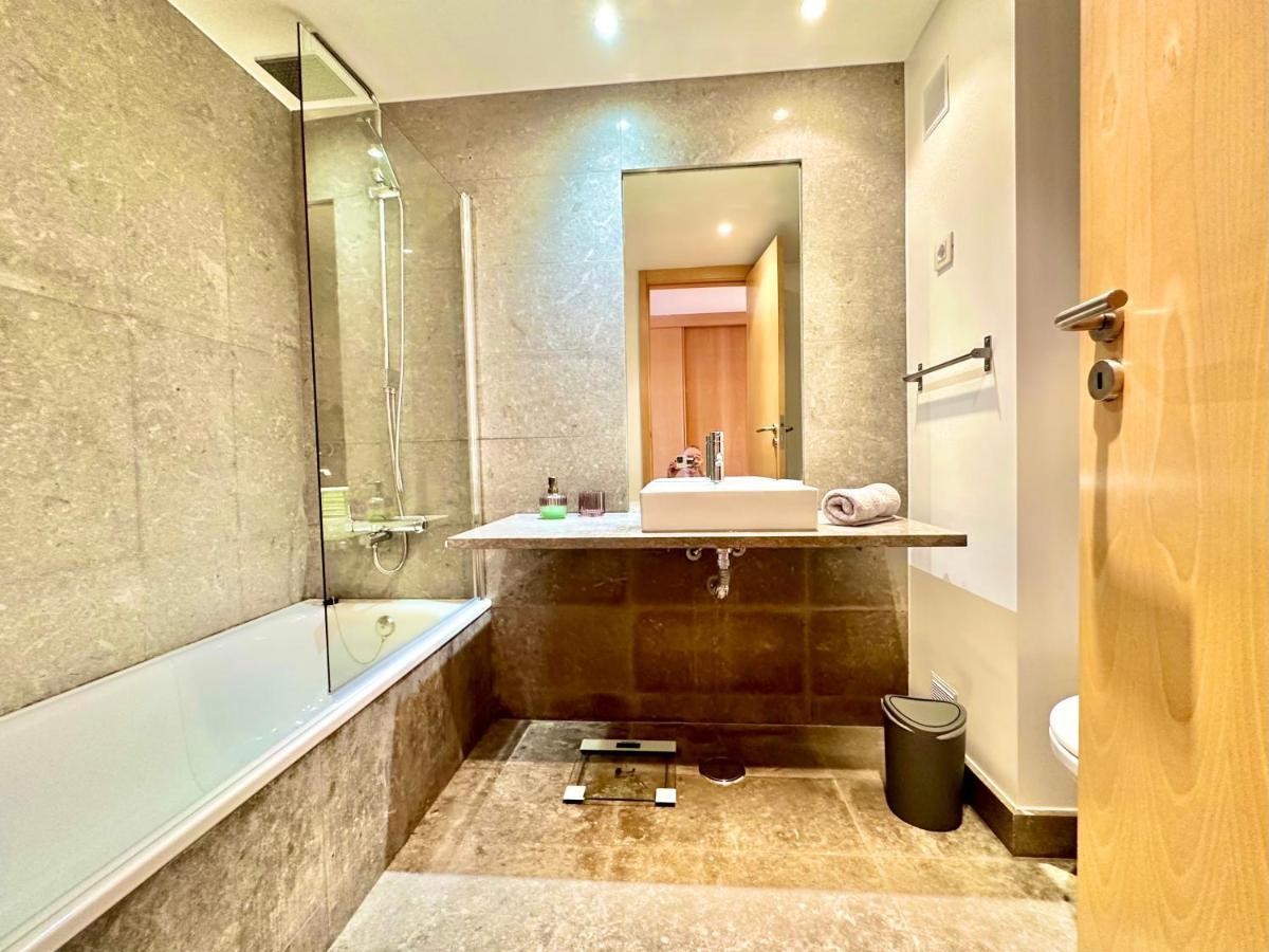 Lucky Star Marina Apartment, With Pool ลากอส ภายนอก รูปภาพ